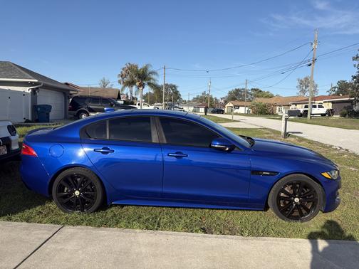 2017 Jaguar XE 35t R-Sport
