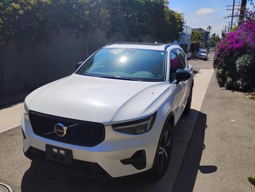 White 2024 Volvo XC40 B5 Core Dark Theme