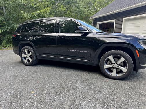 Black 2021 Jeep Grand Cherokee L Limited
