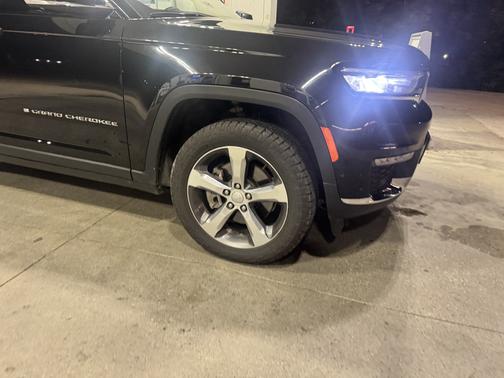 Black 2021 Jeep Grand Cherokee L Limited