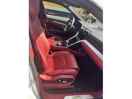 2019 Lamborghini Urus Base