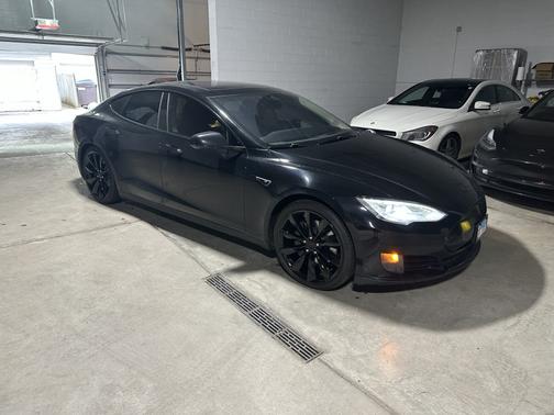 2015 Tesla Model S 90D