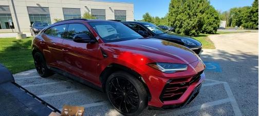 Photo 1 of 7 of 2021 Lamborghini Urus Base
