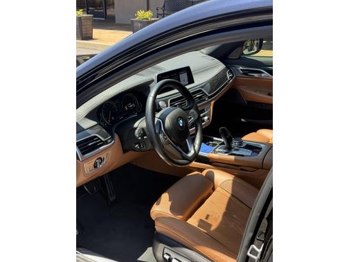 2019 BMW 750 i