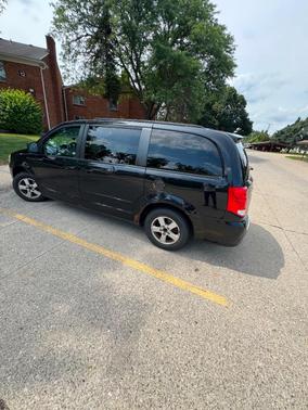 Black 2012 Dodge Grand Caravan SXT