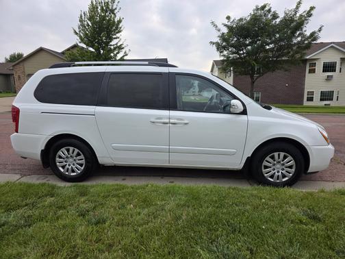 2014 Kia Sedona LX