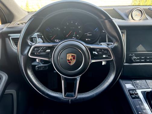 2018 Porsche Macan Macan