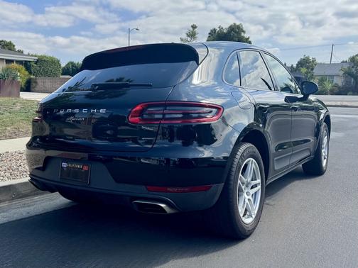 2018 Porsche Macan Macan