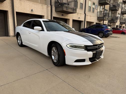 White 2015 Dodge Charger SE