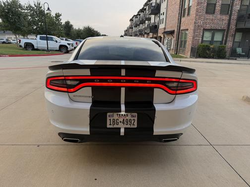 White 2015 Dodge Charger SE