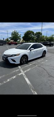 White 2020 Toyota Camry SE