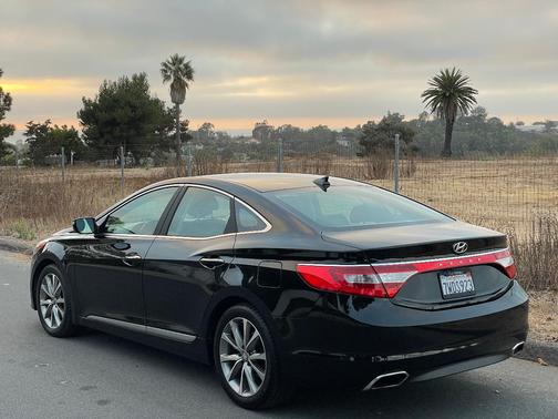Black 2015 Hyundai Azera Base