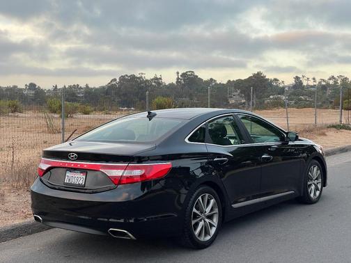 Black 2015 Hyundai Azera Base