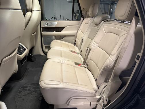 Black 2019 Lincoln Navigator Reserve
