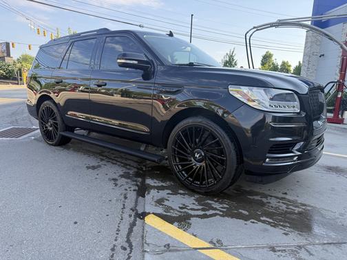 Black 2019 Lincoln Navigator Reserve