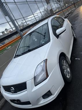 White 2012 Nissan Sentra 2.0 SR