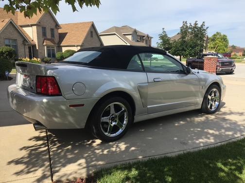 2004 Ford Mustang SVT Cobra
