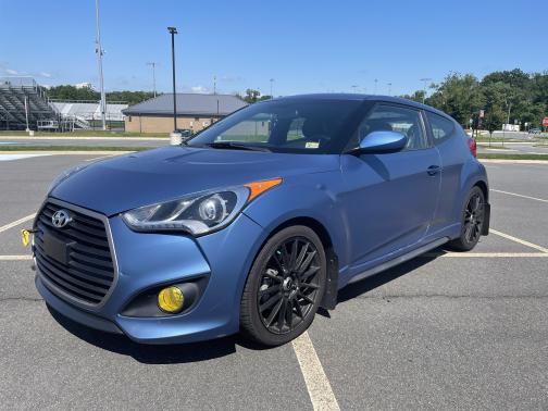 Photo 3 of 28 of 2016 Hyundai Veloster Turbo Rally Edition