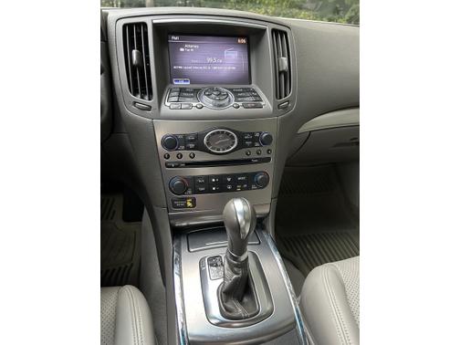 2011 INFINITI G37x Base