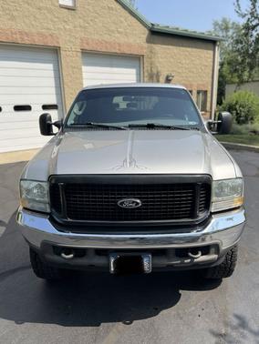 Silver 2004 Ford Excursion XLT