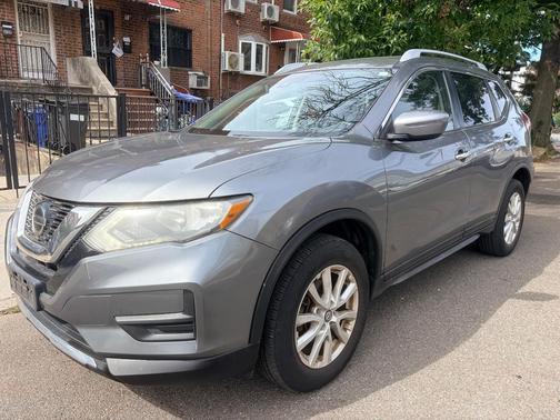 Gray 2019 Nissan Rogue SV