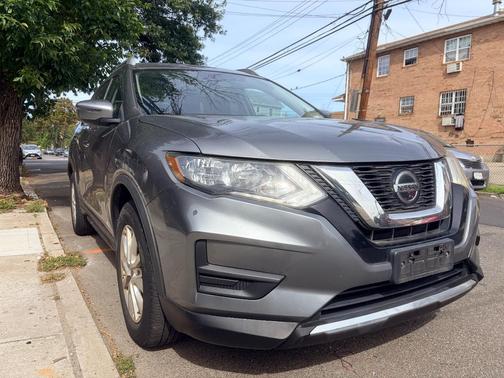 Gray 2019 Nissan Rogue SV
