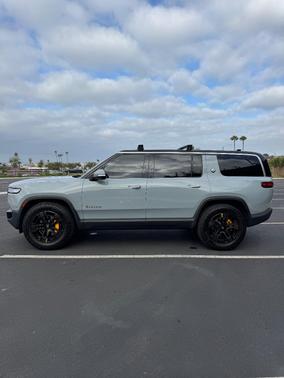 Gray 2024 Rivian R1S Adventure Quad-Motor Large Package