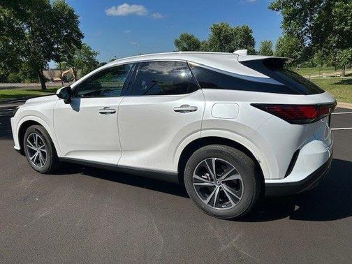 White 2023 Lexus RX 350h Premium
