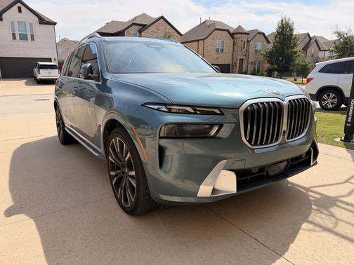 Blue 2024 BMW X7 xDrive40i