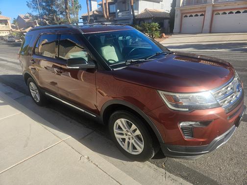 Red 2018 Ford Explorer XLT
