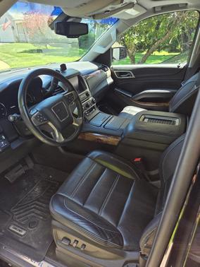 Black 2015 GMC Yukon XL 1500 Denali