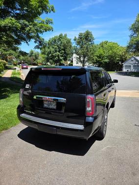 Black 2015 GMC Yukon XL 1500 Denali