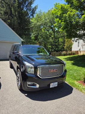 Black 2015 GMC Yukon XL 1500 Denali