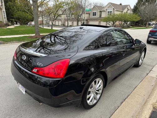 Black 2013 INFINITI G37 x