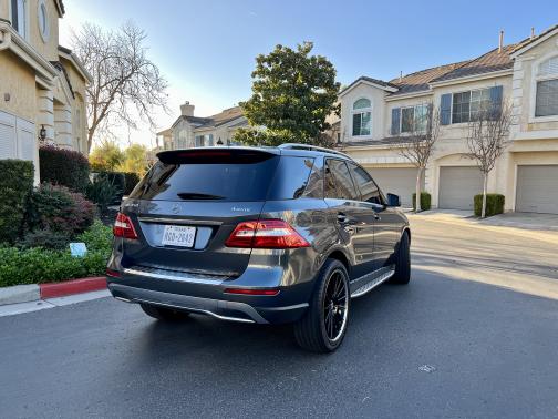 Photo 2 of 10 of 2012 Mercedes-Benz M-Class ML 350 4MATIC