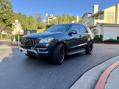 Photo 4 of 10 of 2012 Mercedes-Benz M-Class ML 350 4MATIC