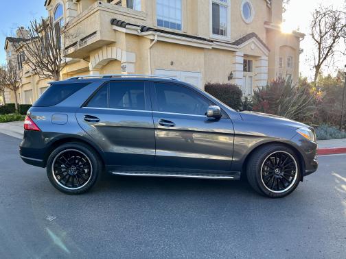 Photo 5 of 10 of 2012 Mercedes-Benz M-Class ML 350 4MATIC