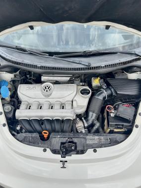 2008 Volkswagen New Beetle Triple White