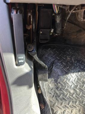 Red 2003 Ford F-250 XLT SuperCab Super Duty