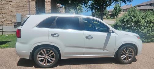 White 2014 Kia Sorento Limited