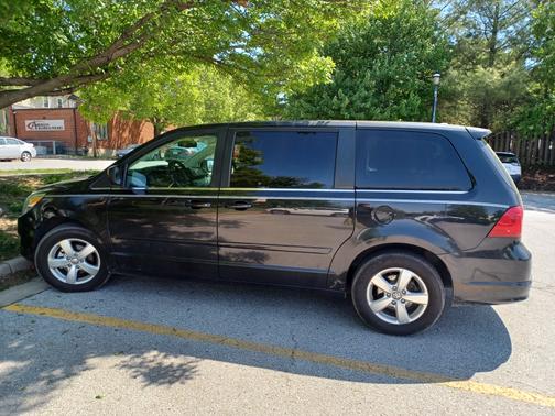 2010 Volkswagen Routan SE