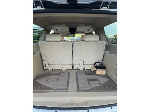 Photo 4 of 7 of 2013 GMC Yukon XL 1500 SLT