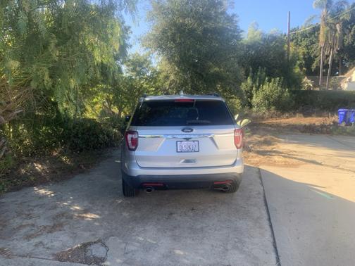 Silver 2017 Ford Explorer Base