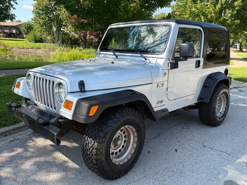 Silver 2005 Jeep Wrangler X