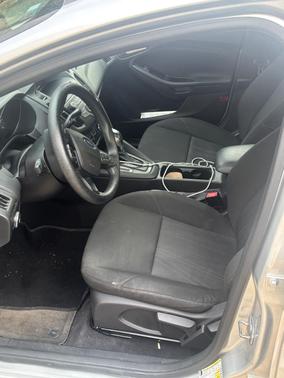 Silver 2015 Ford Focus SE