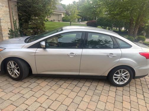 Silver 2015 Ford Focus SE