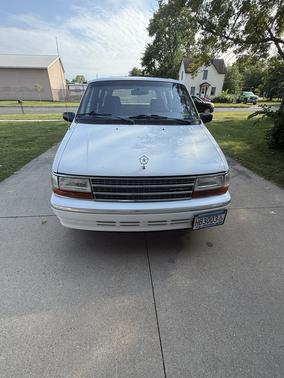 1993 Plymouth Grand Voyager SE