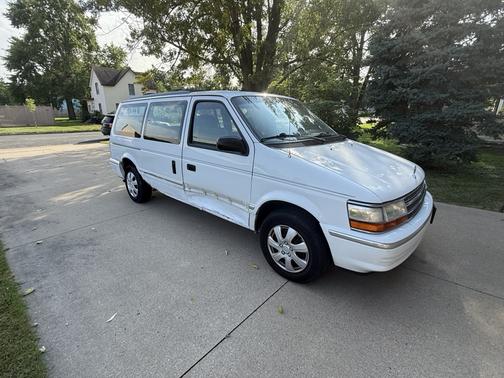 1993 Plymouth Grand Voyager SE