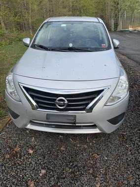 Silver 2017 Nissan Versa 1.6 SV