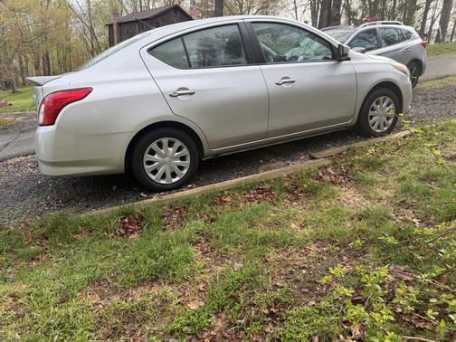 Silver 2017 Nissan Versa 1.6 SV